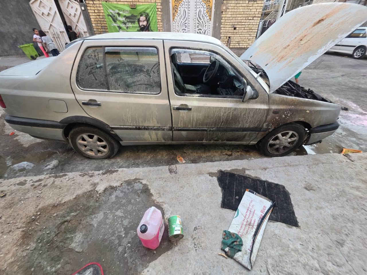 🚘 للبيع فولكس واگن فنتو

• الموديل: 1992
• المحرك: 2000
• الكير: أوتماتيك
• الحالة: جانت شغالة وتمشي طبيعي

. رقم بغداد 

السيارة اليوم من دنسوي بيها شغل ونبدل قاعدة الفيت بم، صار تماس بالكهربائيات من جوه المحرك وصار بيها حرك خفيف، والحمد لله على كل حال.

الضرر بس بالجهة المبينة بالصور، والجهة الثانية والجنطة سليمات وما بيهن شي.

💵 السعر: 26 ورقة
🔥 ومتصرفلك عليها 5 ورقات، ترجع 

بيها مجال للطيبين 

📍 المكان: الشعلة – أم نجم
📞 ***********
💬 يوجد واتساب

السيارة تنباع على وضعها،  تحياتي للجميع 👋🏻
