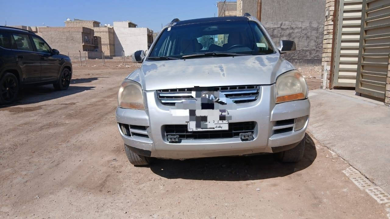 السلام عليكم ورحمة الله وبركاته 
كيا سبورتج ٢٠٠٧ محرك ٢٧٠٠ وارد أمريكي  ٦ سلندر للبيع رقم بغداد باسمي السيارة تحتاج ترتيب السعر ٧٥ ورقة و بيهه مجال المكان بغداد للاستفسار الاتصال على الرقم *********** غير متواجد على الفيس
