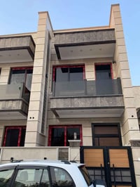 ✅بيت للبيع في منطقة الغدير  ✅مساحتة٦٥م واجهه ٤م نزال ١٦ م  ✅يتكون من ط...