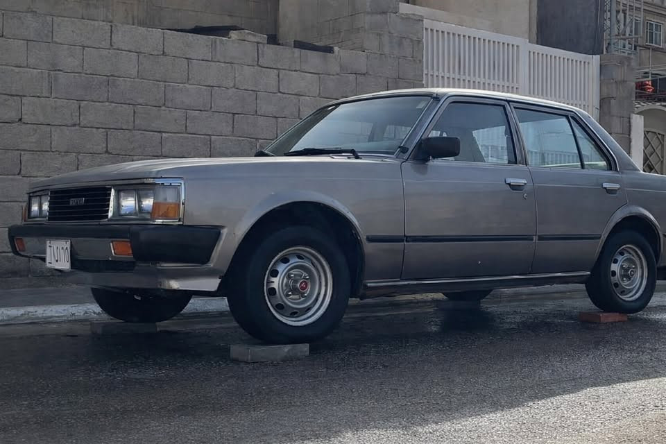 كرونا موديل 1982 للبيع
🔹 المحرك: خيط بخار، لكن جديد وناعم.
🔹 الكير: جديد، بوربرين عِينة صينية جديد.
🔹 الأكسل: جديد، وماكو بيه أي صوت.
🔹 الكاردن: مصفّر.
🔹 البريك: أمامي وخلفي، عمبار بريك جديد.
🔹 سايد بريك: شغال 100%.
🔹 التبريد: ثلج، شرط! ❄️
🔹 الحدادية: حلوة، تخم ويل بلادي وكب بلادي.
🔹 التايرات: جدد.
🔹 دجات الكير: جديدة.
🔹 دجات المحرك: جديدة.
🔹 الكهربائيات: كلها شغالة:

* كلوب سايد
* كلوب دهن
* كلوب باب
* كلوب بطارية
* لايت عالي وناصي
* سكن
* دبل إشارة

🔹 الماكنيت: يعني انسى البلاتين.

🚗 السيارة جاهزة وحلوة، كشرها تعبان، تجي وتشوف بعينك.

📍 الرقم: بغداد
⚠️ راعيها متوفي.
⚠️ أتكفل بالسرقات والعشائر.
⚠️ غير مسؤول عن الغرامات والمداورة.

السيارة جاهزة وترايك وين ما تحب.
❄️ و تبريدها ثلج.

🔧 الراديتر: 3 سروات مال هايلوكس.

السعر سياره18ورق وبي مجال قليل 

رقم راعي سياره اني مكلف بلنشر وشكر الكم كرونا موديل 1982 للبيع

🔹 المحرك: خيط بخار، لكن جديد وناعم.
🔹 الكير: جديد، بوربرين عِينة صينية جديد.
🔹 الأكسل: جديد، وماكو بيه أي صوت.
🔹 الكاردن: مصفّر.
🔹 البريك: أمامي وخلفي، عمبار بريك جديد.
🔹 سايد بريك: شغال 100%.
🔹 التبريد: ثلج، شرط! ❄️
🔹 الحدادية: حلوة، تخم ويل بلادي وكب بلادي.
🔹 التايرات: جدد.
🔹 دجات الكير: جديدة.
🔹 دجات المحرك: جديدة.
🔹 الكهربائيات: كلها شغالة:

* كلوب سايد
* كلوب دهن
* كلوب باب
* كلوب بطارية
* لايت عالي وناصي
* سكن
* دبل إشارة

🔹 الماكنيت: يعني انسى البلاتين.

🚗 السيارة جاهزة وحلوة، كشرها تعبان، تجي وتشوف بعينك.

📍 الرقم: بغداد
⚠️ راعيها متوفي.
⚠️ أتكفل بالسرقات والعشائر.
⚠️ غير مسؤول عن الغرامات والمداورة.

السيارة جاهزة وترايك وين ما تحب.
❄️ و تبريدها ثلج.

🔧 الراديتر: 3 سروات مال هايلوكس.

السعر سياره18ورق وبي مجال قليل 

رقم راعي سياره اني مكلف بلنشر وشكر لكم ‭***********

