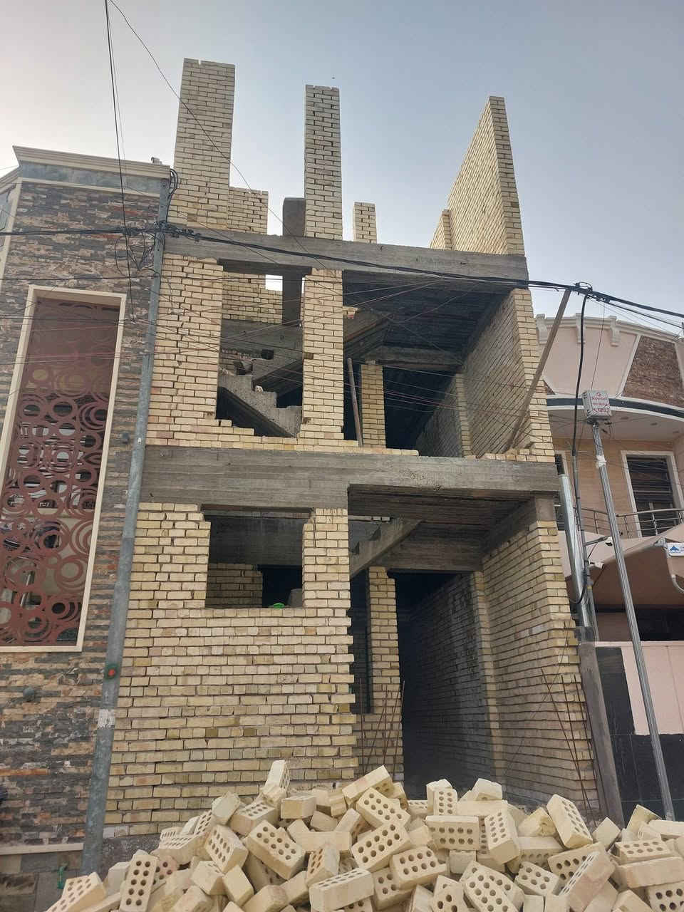 خلفه بناء متفرق حاليآ
شغل درجه اولى وزن مضبوط
استلام مهندس وأنسب الاسعار 
***********واتساب
