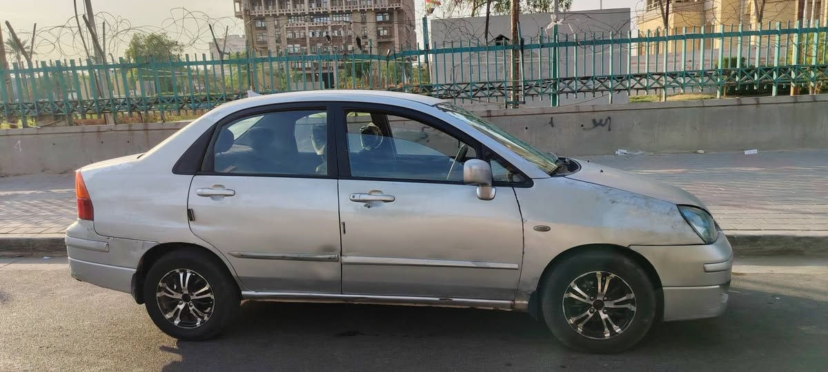 سلام عليكم سياره سازوكي موديل ٢٠٠٥ محرك ١٦٠٠ سياره بلاديه بأسمي تحويل مباشر هزه جديده مصفره غرامات محرك تجفيت جديد سياره عارضها ب ٤٠ وبيها مجال بسيط حك جيه عنواني بغداد شارع كفاح قرب شيخ عبد القادر *********** واتساب / ***********
