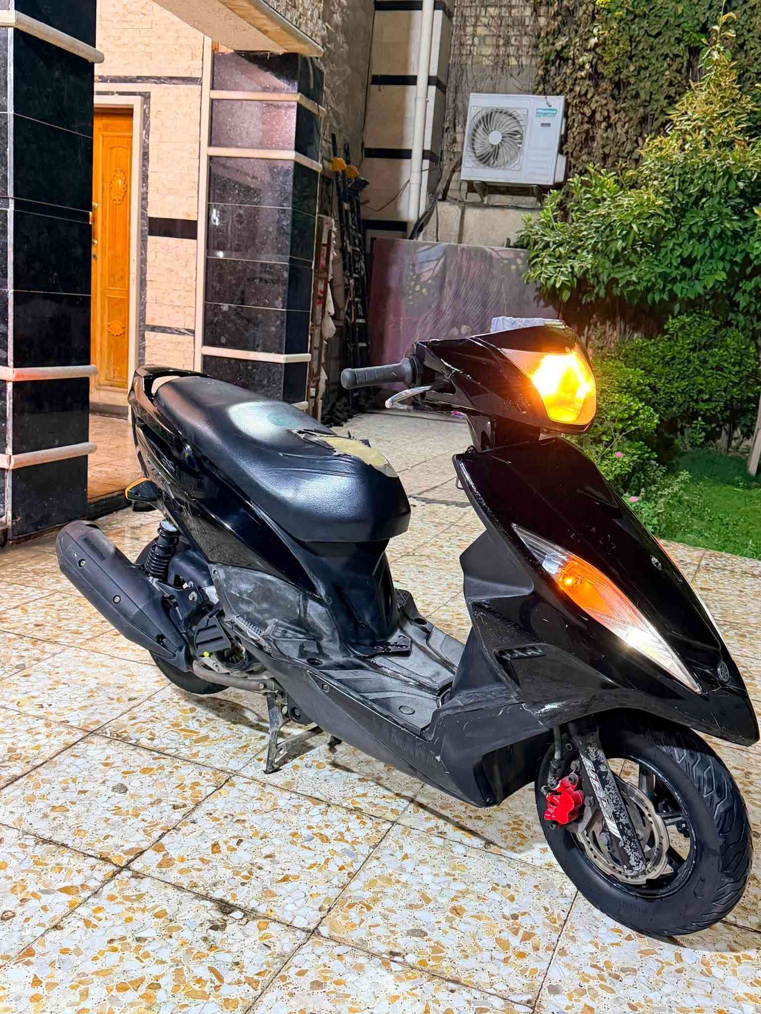 من رخصت الادمن جي تي ار رمبه للبيع الدراجه ما صارلها شهر من منزلها من الرمبه موديل 14 ا بانزين كله محسن دهن كله امزويل لدراجه شلعه ومعدل خير من الله كفر بلادي يخبل بيها مكينه خرسه بشكل بيها
 قبق بانزين رياضي اصلي
 بيها ملقط ncy بلادي رياضي
 بيها كلجات رياضي اصلي
 الدراجه نضافتها 100/100 صارلها شهر طالعه من المعرض السعر 1250 وبيها مجال بسيط للشرايه الاستفسار *********** مكاني كاظميه
