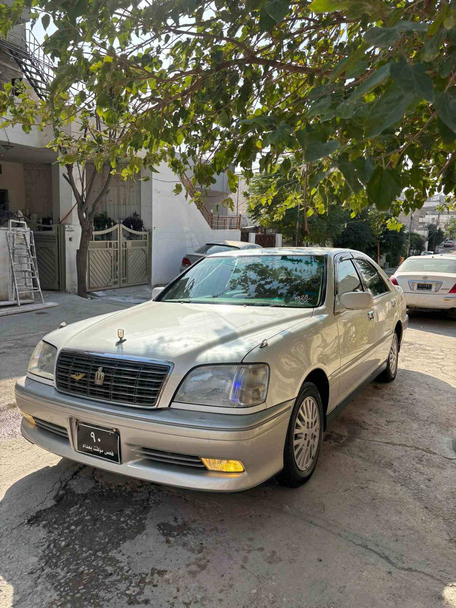 مەلیکە ٢٠٠١ • ڤڤتي • رقم نجف
