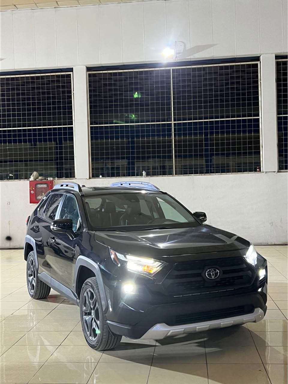 2024 TOYOTA RAV 4 SPORT UTILITY VEHICLE
تيوتا رافور 2024 SPORT جبلي 
سعر 🔥💸💣 215$ ورقه 
مواصفات 
بصمه بابين بصمه فورويل AWD ويل كب كروم لايت LED زينون بريك بصمه نضام قياده و بعد مواصفات هوايه
ضرر خفيف صوره حادث موجود رصعه صغير بل باب صلحه صبغ بدون قطره دواخل بدون ارباك  سياره شرط ترقيم شمالي و يوجد معقب 
مكان سياره اربيل مديه معارض شارع ١٠٠ م 
رقم موبايل ☎️ *********** 
واتساب  ⬅️ ***********  شاخه وان كارس اكر, نينوى
