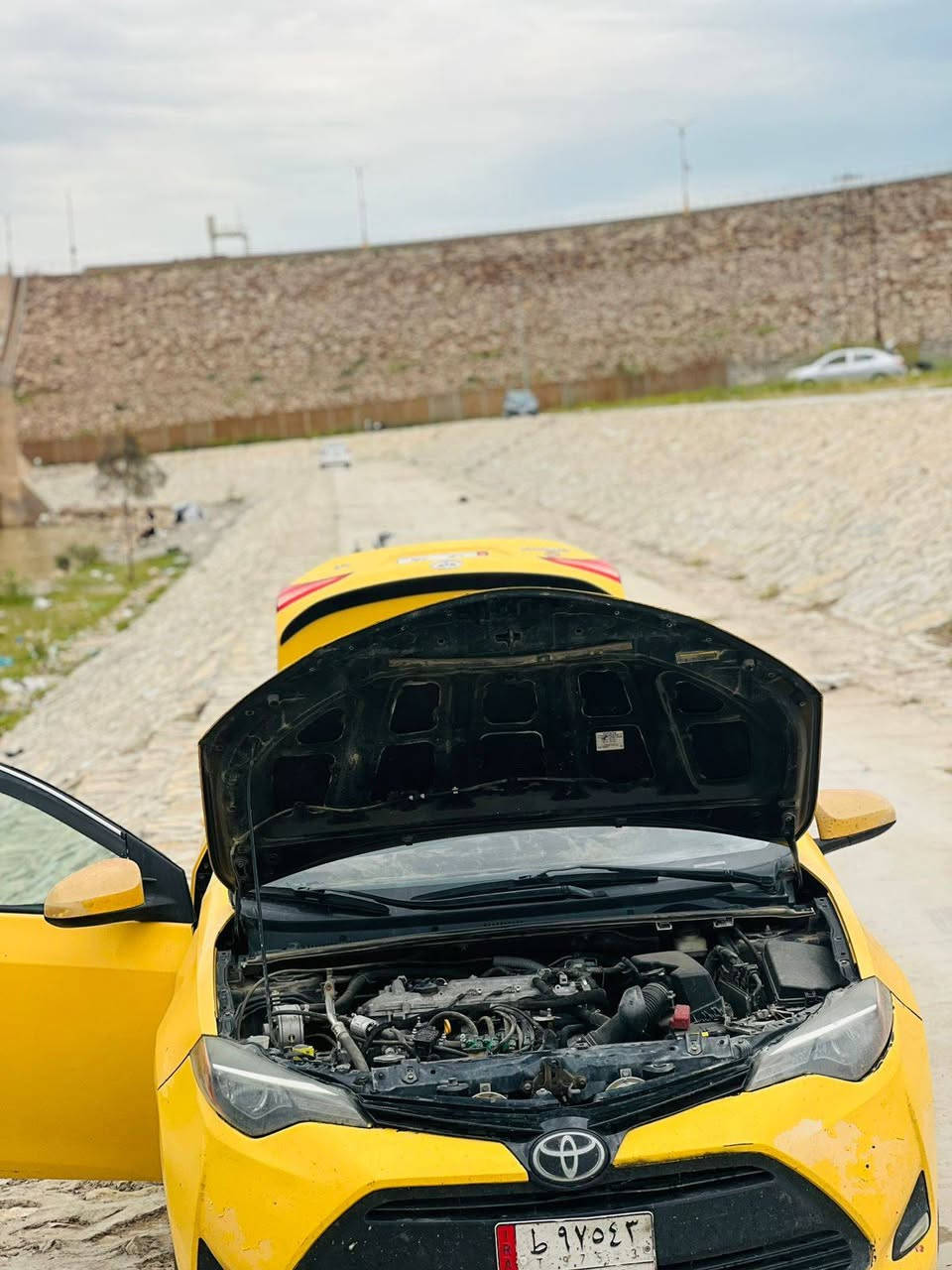 سلام عليكم كورلا موديل 2019 لون تكسي رقم  قديم بغداد شرط التحويل نقابه صفر  موصفات SE رادار حجر صالنصه تحكمات ستيرن تثبيت سرعه شفتات ستيرن شاشه جبيره كامره لايت زنون ابيض كشانه جلد صدر تخم تاير كله جديد كير محرك شرط سياره ماشيه 105 سياره كلين بمعنه الكلمه بيه بار شبرر و4 اصابع بل جامرلق السعر 157 وبيه مجال بسيط عنوان السياره كركوك عمل الشعبي ***********
