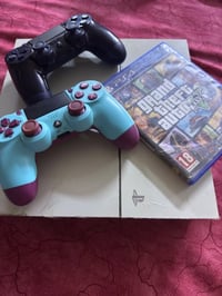 بلي 4 للبيع  جهاز كلش نظيف ويا يدات ثنين وقرص gta  السعر 250 بي مجال  ...