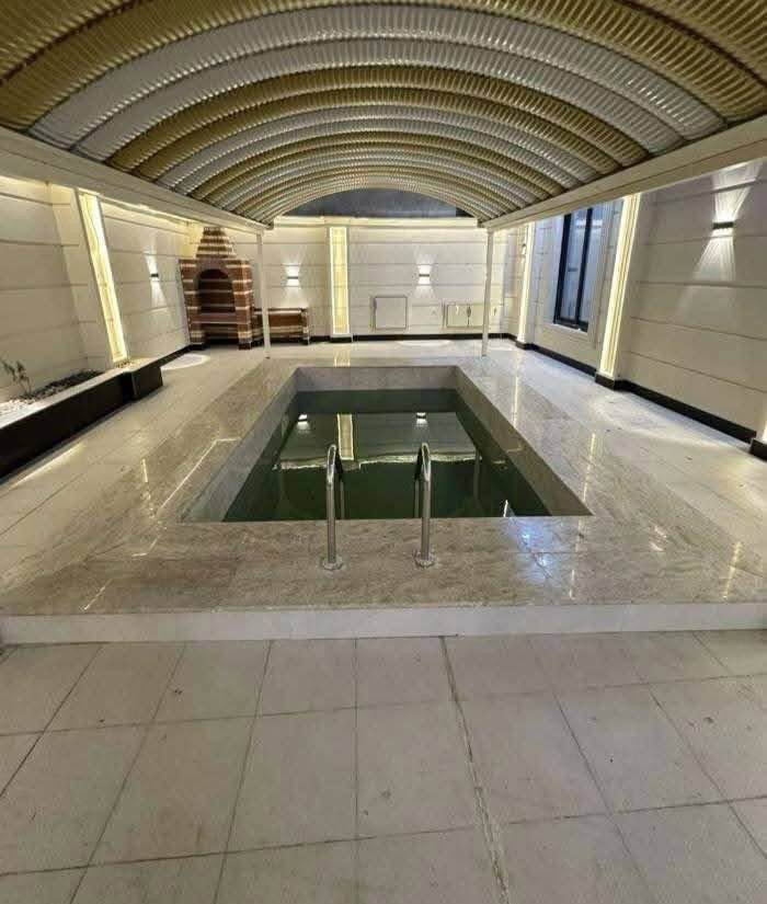 اسعد الله اوقاتكم بكل خير أحبتي 

غمه روعه ون حمال 

***********

🏛️ فله للبيع 🏛️ 

طابقين بناء طابوق فول

6غرف ماستر وصالات مسبح وجلسه

وحدايق باربكيو مفوله الفله 

العنوان مقابيل محكمة ابي الخصيب موقع ممتاز

   المساحة 600 متر
فارق جاهزه للسكن 
جميع الخدمات ماي كهرباء شارع 12 متر تبليط 
السعر تصل وتدلل 

ـــــــــــــــــــــــــــــــــــــــ *********** البصرة, العراق

