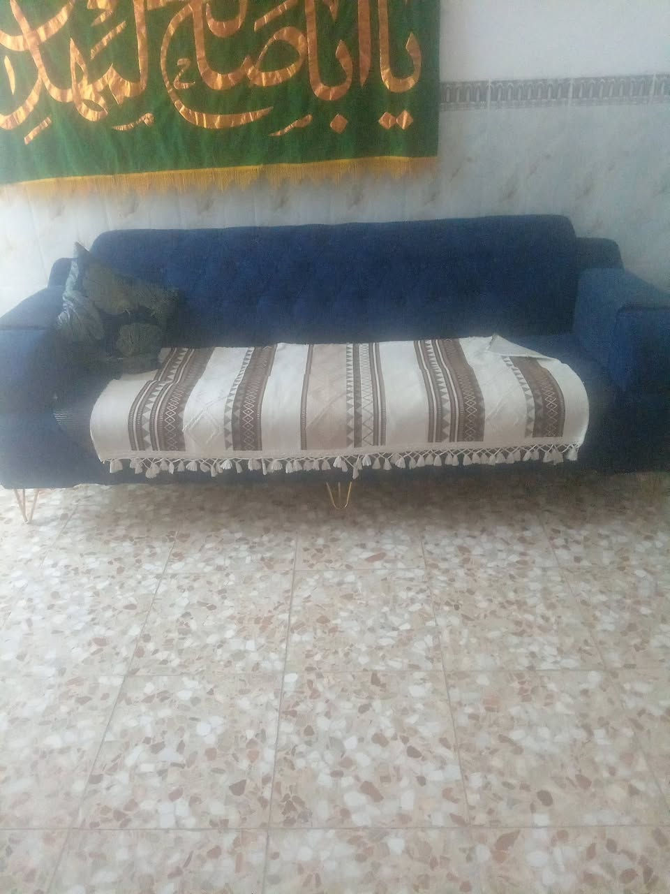 تخم نظيف للبيع 350 وبي مجال عنوان حله شارع 80 قرب محطه الاضواء‏‪***********‬‏
