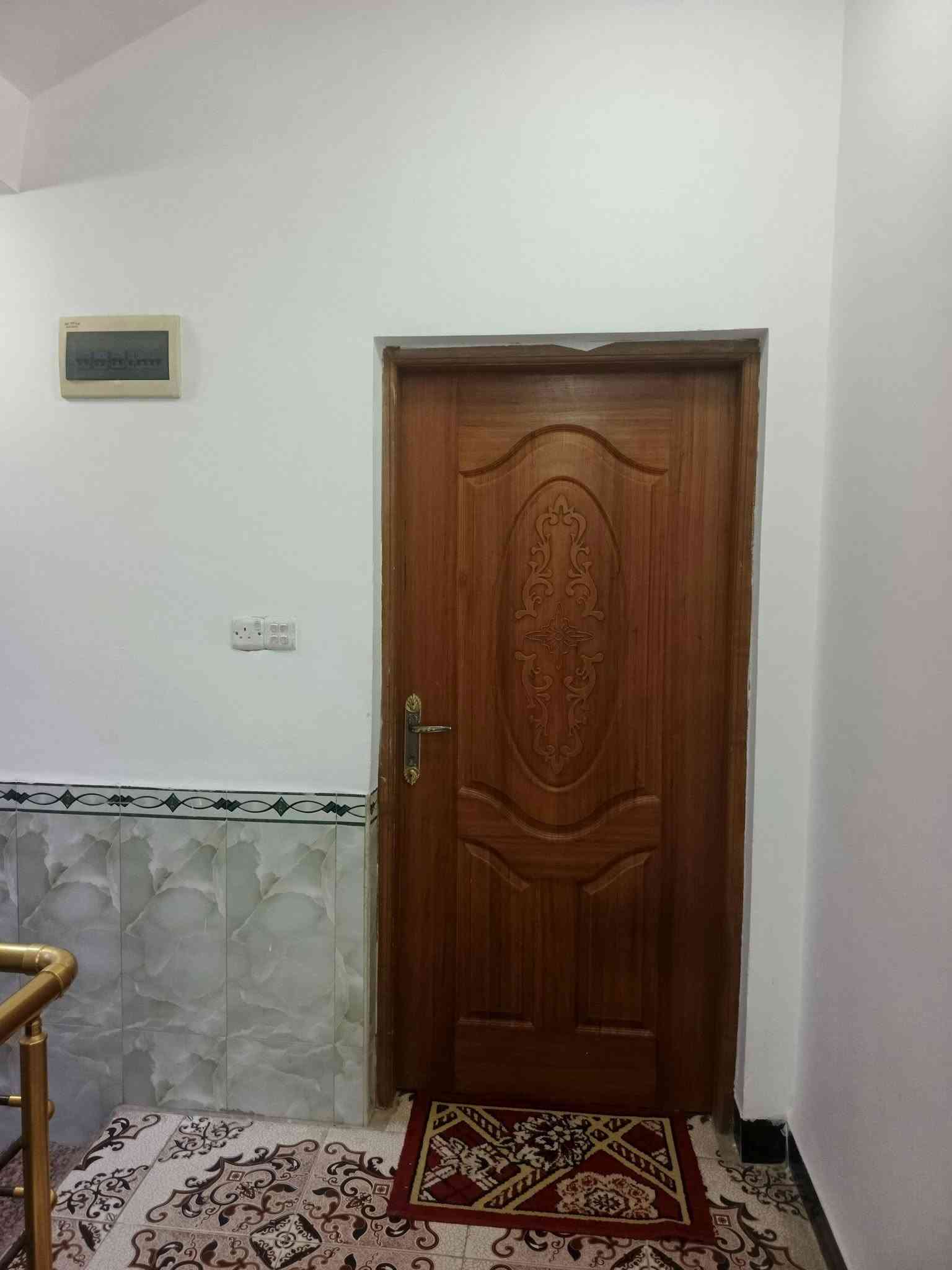 بيت ١٠٠متر للبيع حي النداء ب٥٩ صب كونكريت طابقين دبل فاليوم كامل مكمل 
استقبال ومطبخ وصاله وغرفه وحمامات داخليه وخارجيه والطابق الثاني ٣غرف وحمام سيراميك كاشي سقوف ثانويه 
بصف الركن قرب شارع ١٥ ومدرسة حسن نصرالله السعر ١١٥ 
***********
