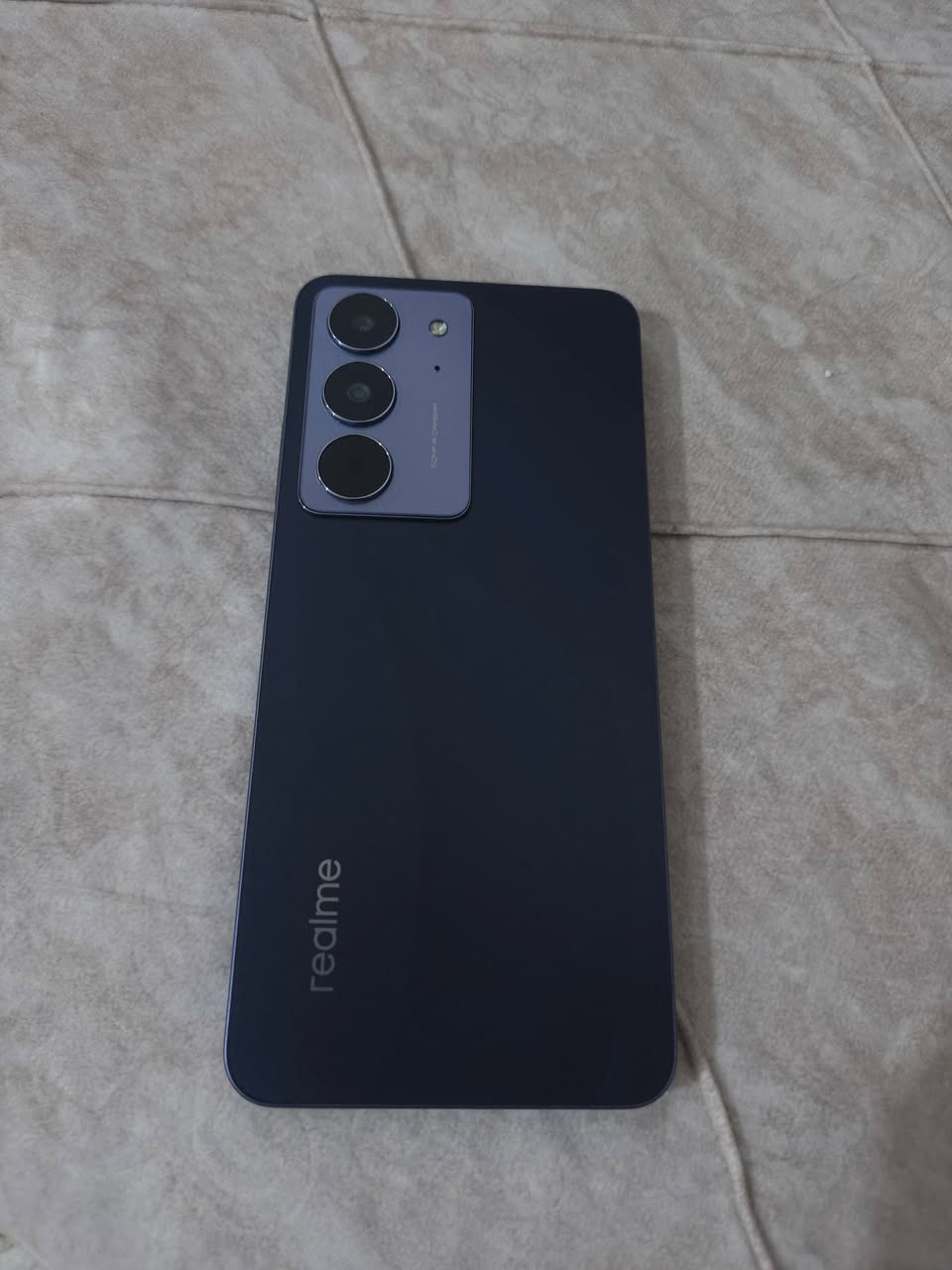 جهاز ريلمي C75x ذاكره 256 شاشه هيرتز 120جهاز يخبل شاحنه 45W شحن سريع، استخدام أسبوع قفط ضمانه بعده، نضافه فول سماعه عاليه كلش جهاز ضد ماي وضد كسر سعره 250 مكاني شموخ للتواصل على رقم واتساب, ***********
