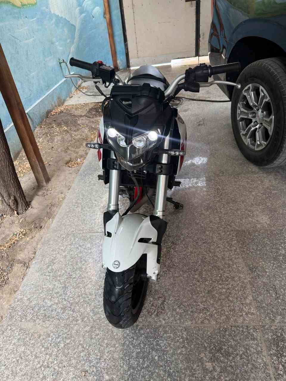 بينيلي • ٢٥٠ • باسمي