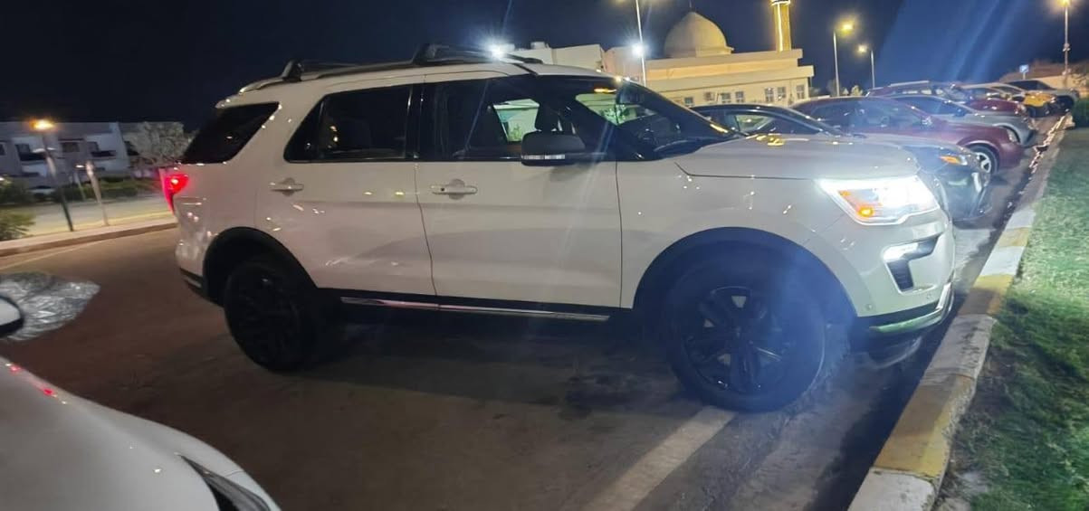 فورد اكسبلورر ٢٠١٩
رقم دهوك باسمي

مواصفات فووول عدا الفتحه السياره وضع الشركه

 محرك ٦ سلندر 

بصمه تشغيل عن بعد وبصمه أبواب

فور ويل 4WD

كاميرا دواره 

تحكمت ستيرن

اشاير بالمرايا جانبيه وهيتر وعاكس ضوء ونقطه عمياء

٧ راكب

كشنات اسود مخمل وشمواه 

كود أبواب

شاشه كبيره تستقبل أوامر صوتيه

حساس أمامي وخلفي

كراسي أماميه كهربائيه وتدفئه وتبريد

ستيرن تدفئه

تبريد ٣ قطع أمامي وسطي وخلفي مع تحكمات 

٨ سماعات صوتيه

منافذ Aux مع منافذ USB

رام ذاكره ورام خرائط Gps

بيها قطعتين صبغ جاملغ أمامي جاملغ خلفي كلير أمريكي بجم كبس

بدون دواخل ايرباك سليم ١٠٠% 

هزه وفحص جديد شرط التحويل

ماشيه ٨٤ الف

رقم الشاصي 

1FM5K8D88KGA74027

للاستفسار التواصل على ***********
