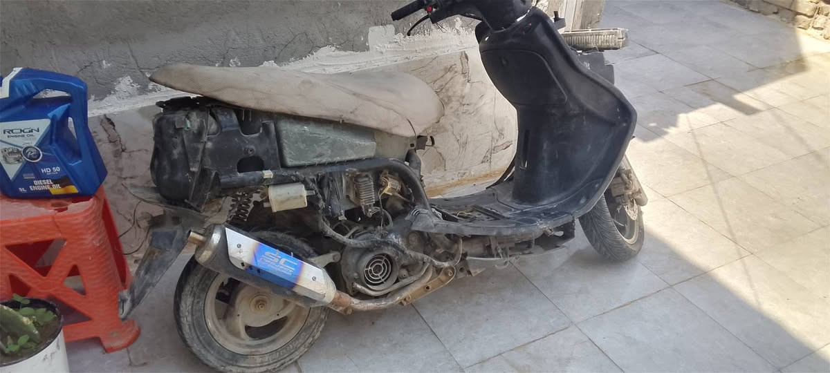 السلام عليكم شباب دراجه للبيع جاهزه ما بيها نقص صالون صغيره رياضي دراجه جاهزه فقط كفرات اوزن مكاني شاميه بالشاميه سعرها 175 مكاني بالشاميه***********
