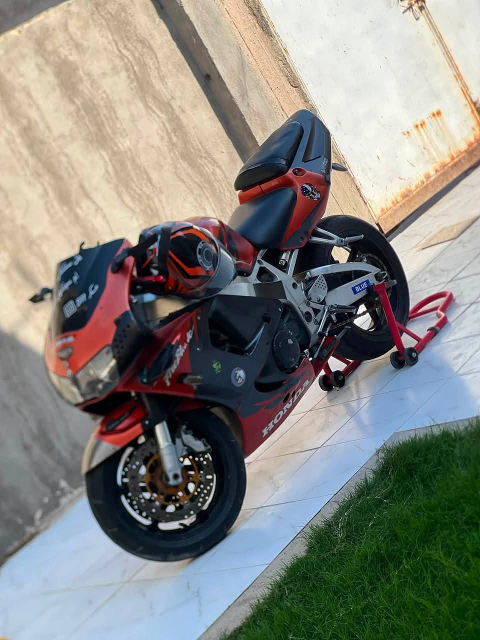 سلام عليكم اخوان CBR919RR للبيع
كفاله عامه كير مكينه
 
دراجه خير من الله مامتعوبه لا لعب ولا فصلات 

دهن احسن نوعيه اخلي الها 

مكينه نضيفه بمعنى الكلمه عليها برمجه كامله نضافتها مثل ماموضح  بلصوره اي استفسار خاص مفتوح مكاني نجف مشخاب 

***********
