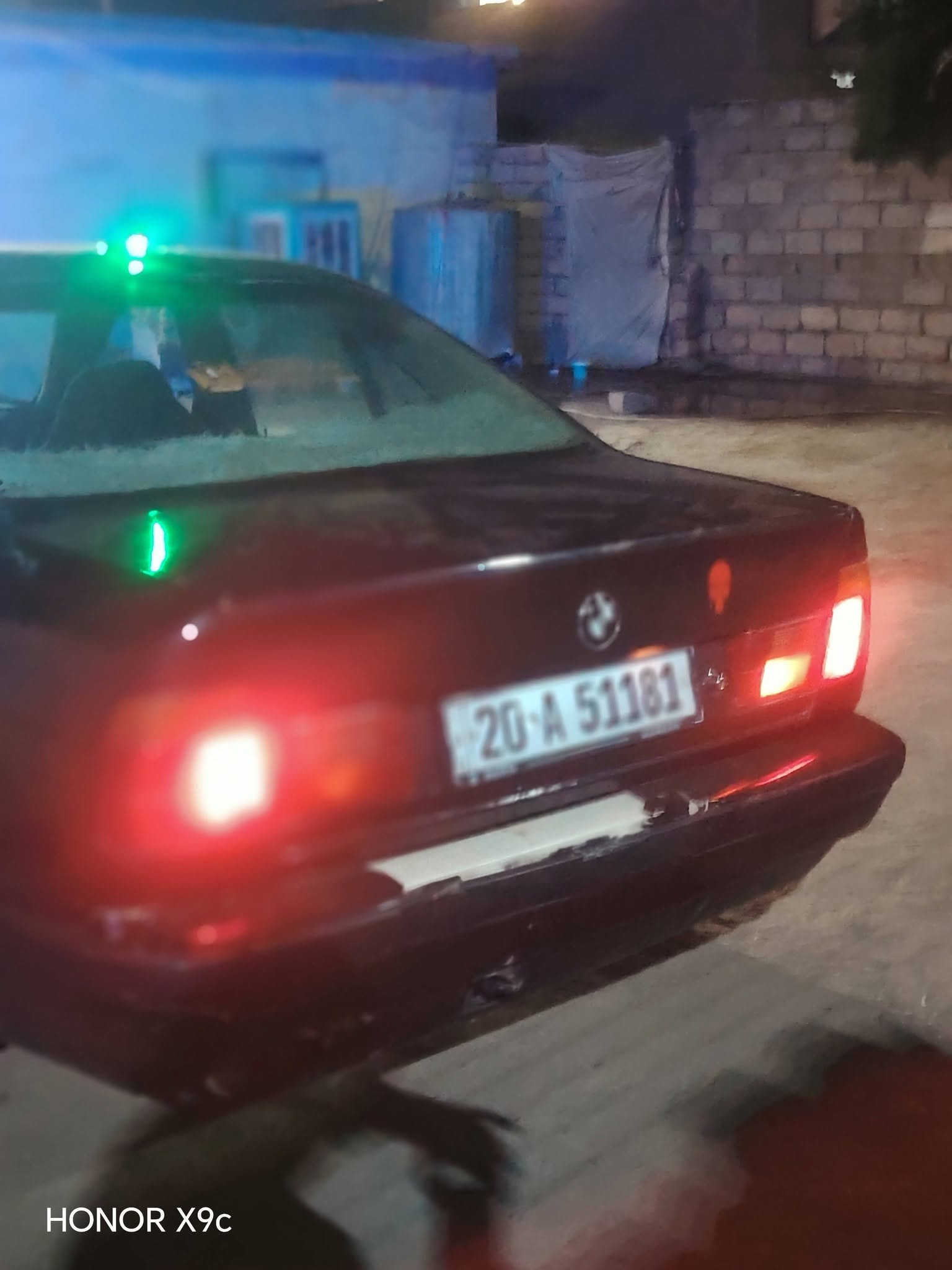 السلام عليكم السعر ٣٥ بيع نقد فقط  او مراوس واخذ فرق  حجم ٥٢٠ مسكر عدل شرط  كير عادي  رقم ديالى انكليزي سنويه  لل ٣٠ شرط الوكاله والتحويل  مكانه الشرقاط الخصم ***********

نص مكتوب في الصور:
- HONOR X9c