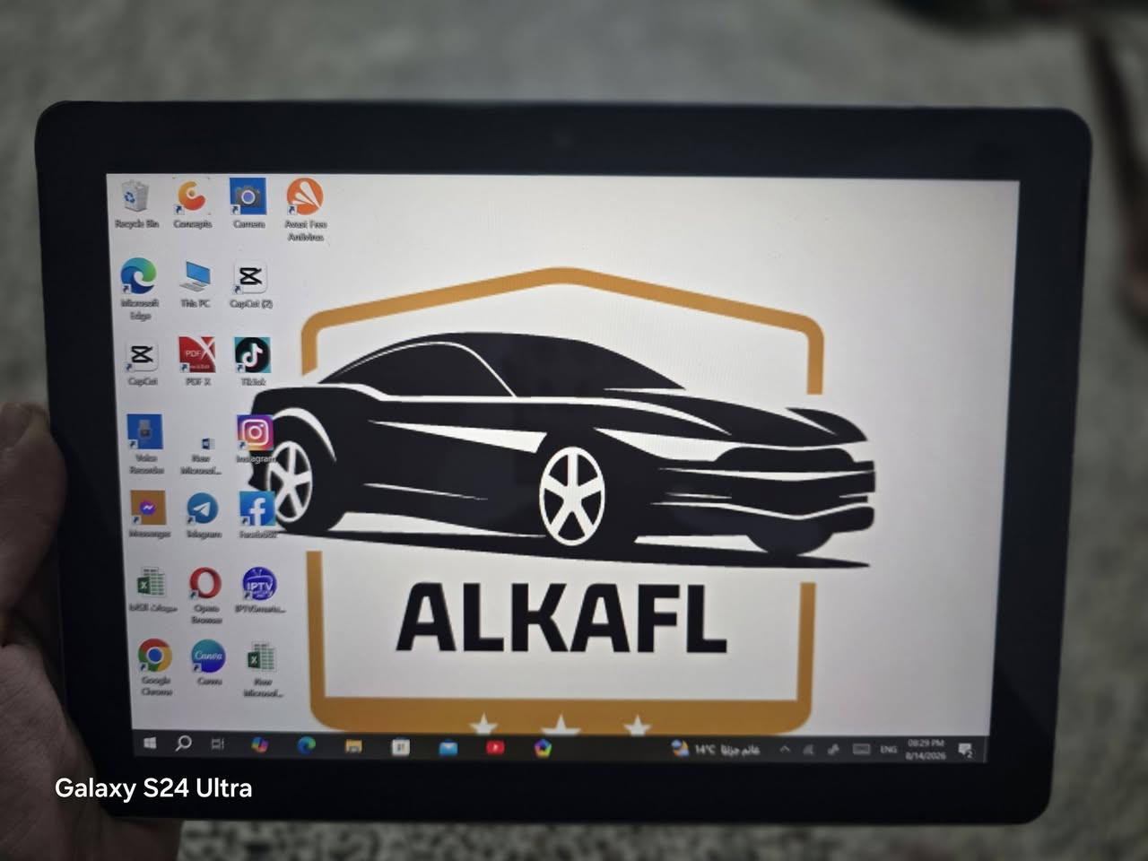 السلام عليكم لابتوب surface go ( الجيل الاول )
معالج ويندوز 10 pro 
وباقي المواصفات موجوده بالصور 
السعر ١٦٠ وبي مجال 
***********
