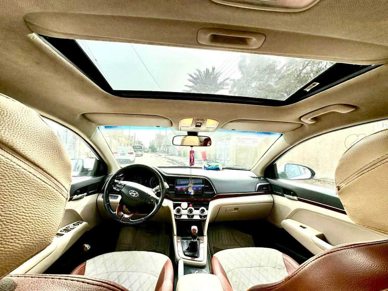 النترا خليجي 2020 فول مواصفات من تحكمات وانظمة قيادة وفتحة وبصمة ومري شفط وغيرهة هواي 
بيهة قطعة صبغ وحدة البنيد بدون دواخل وشخط ع كد شبر بالباب الخلفي بس ممبين لكن للامانة اكولة
بغداد / المعالف
***********
