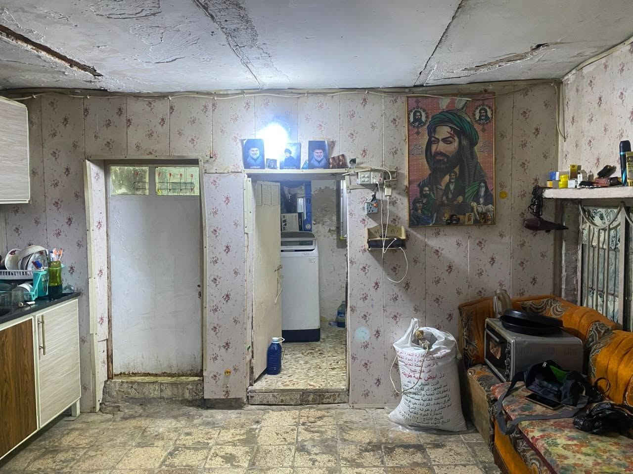 بيت قديم اللبيع  مدينة صدر  قطاع ٣٣ قطاع قرب نادي الولاء  للتواصل
***********
