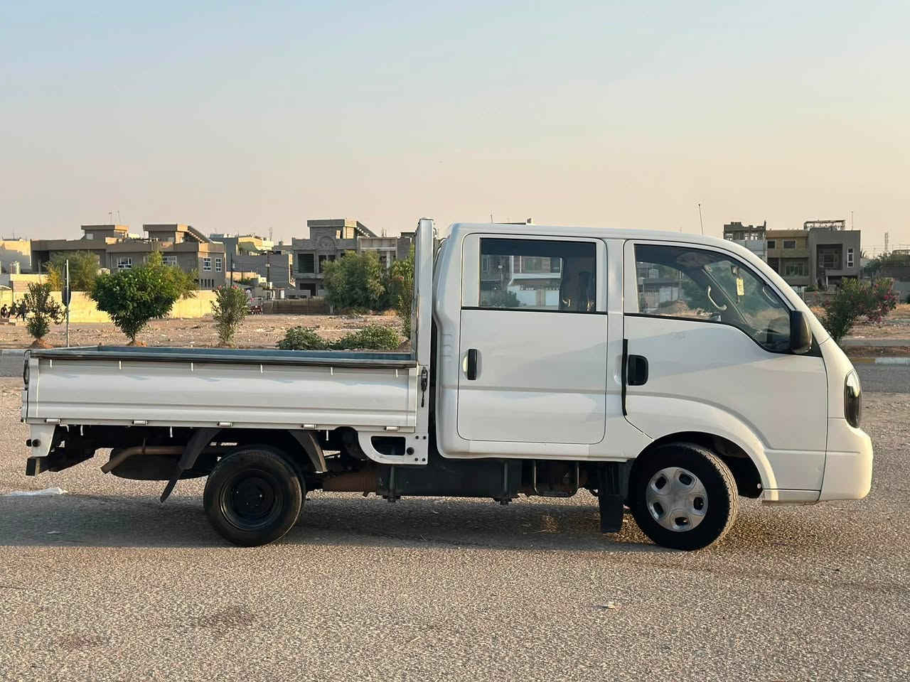 کیای بار دەبل دەرگا 

مۆدیل 2013 یە هیجی نیە هەموو شتیکی بە شەرت 
مەکینە 2700تە
سەنەوی بەسەر جوە 
رەقەم هەولیرە 
تەحول و خرامە بە شەرت 
سعر 125 
***********
