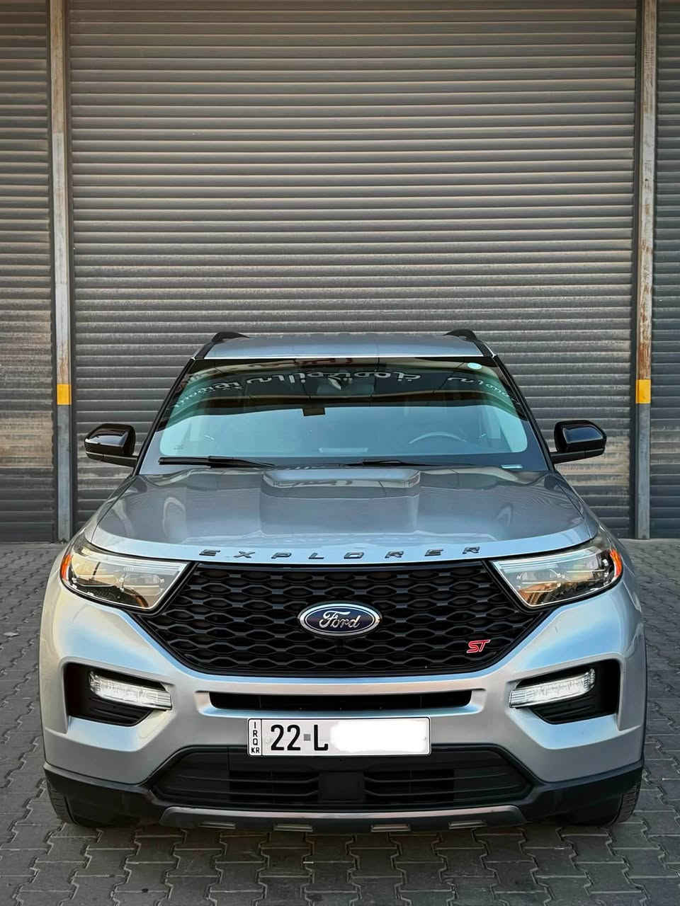 السلام عليكم  
للبيع فقط
‏FORD EXPLORER 2023 
مواصفات XLT
- فول رادار سستم امامي جانبي خلفي
‎كاميرا خلفي حساسات خلفي 
‎بسمه تشغيل بسمه ابواب 
‎تشغيل عن بعد
‎صندق شفت كهرباء
‎- كشنات جلد ابيض و اسود   كشنات كهرباء كشنات هيتر  ستيرن هيتر
‎- ويل مكحل حجم ٢٠ 
‎- مخارج كزوز ظاهرية 
‎- شاحن لاسلكي 
لايتات ليدو زينون بكلايت ليد
‎ ستة وضعيات قيادة
‎محرك 4 سلندر 2.3 تيربو
‎- ماشيه 28 الف فقط  
‎- تدفئة كشنات وستيرن 
‎- كشنات منفصل VIP
7 راكب
تبريد مركزي
‎- حادث السيارة  بنيد صبغ بدون دواخل
السيارة مرقم جاهز
‎للاتصال والاستفسار اكثر 
***********📞
