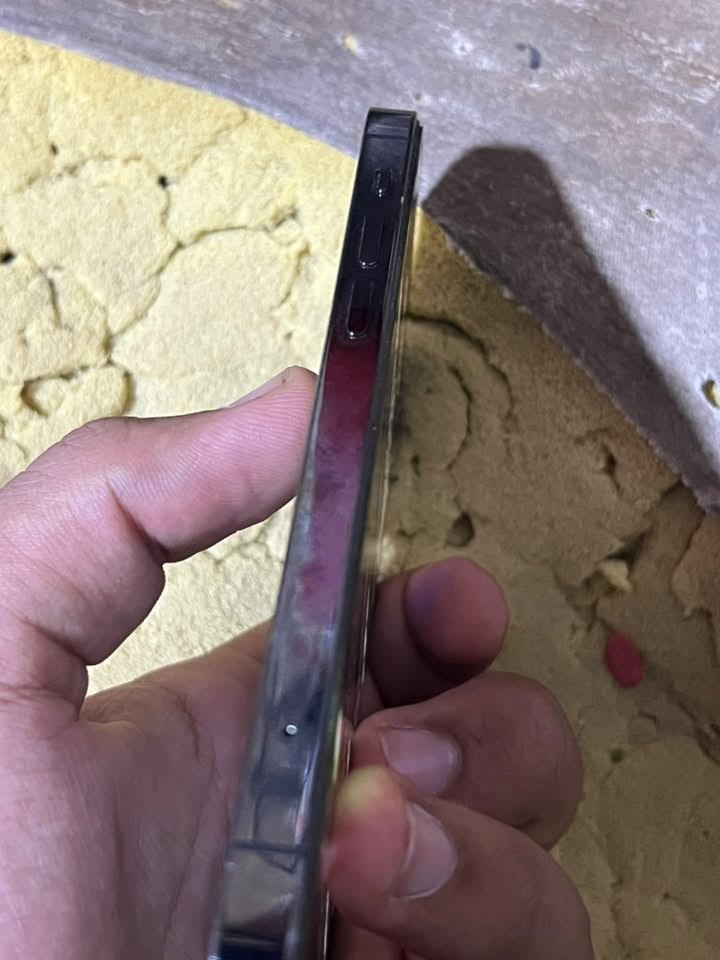 12pro لجهاز مامفتوح ذاكره ١٢٨ لجهاز بي فطور بل شاشه والضهر بطاريه ٧٧ لجهاز وتر 
سعر خاص 
رقم ***********
