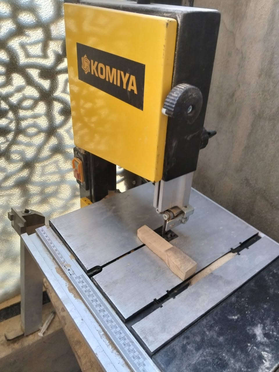 منشار لولبي ماركه KOMLYA قياس التيغ 140 ممتازة بالعمل مالته السعر 100 الف نهايته *********** مكاني بغداد الجديدة

