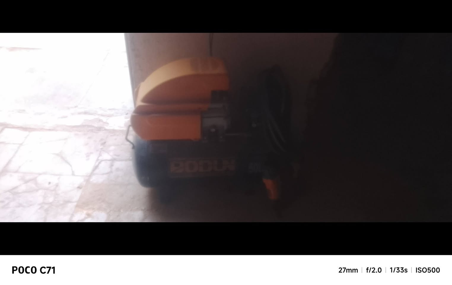للبيع محل كله شغال السعر مليونين ونص استفسار واتساب او اتصال***********

نص مكتوب في الصور:
- POCO C71 27mm | f/2.0 | 1/20s | ISO1600
- POCO C71 27mm | f/2.0 | 1/25s | ISO2000
- POCO C71 27mm | f/2.0 | 1/50s | ISO200
- POCO C71 27mm | f/2.0 | 1/50s | ISO320
- POCO C71 27mm f/2.0 1/33s ISO500