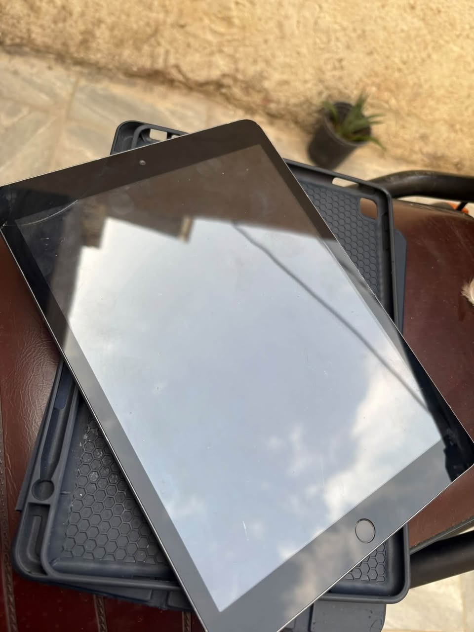 آيباد ٩ • ٣٢ • شغال