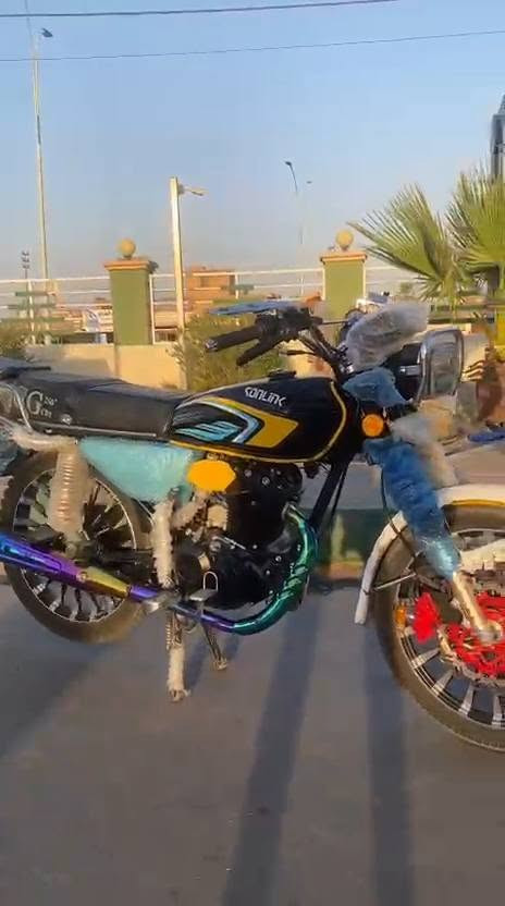 السلام عليكم دراجه موديل 26 سيفان للبيع محرك 250 ضاغطه وزنجيل تشغيل عن بعد نظافه 100% دراجه شوفه العين شرط كل شيء شغال  السعر مليون و 200 بها مجال شيء قليل الموشراي لا يخابر الرقم الهاتف فقط ***********
