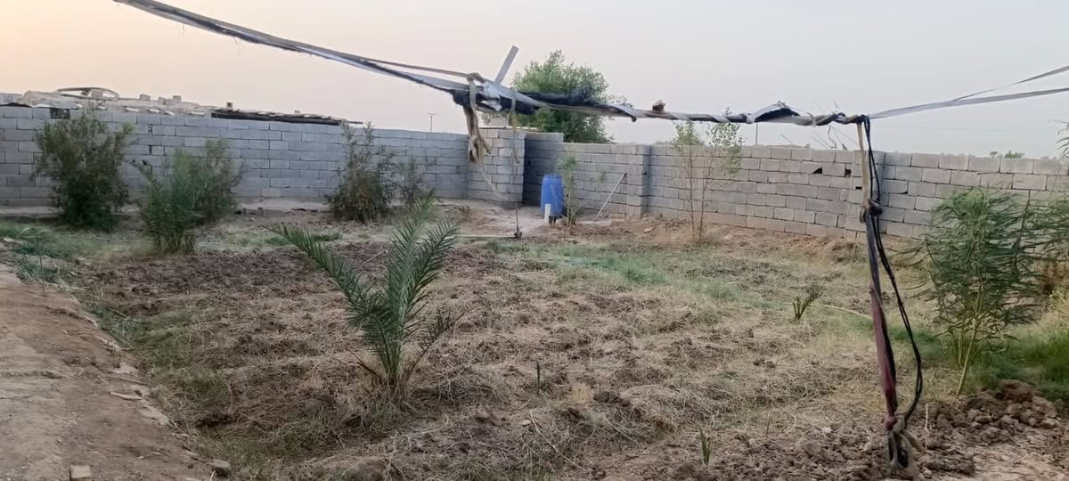 بيت في واسط المزاك مساحة البناء ٢١٨ متر المساحه الكليه ٦٠٠ متر ٣ غرف نوم للستفسار ***********
