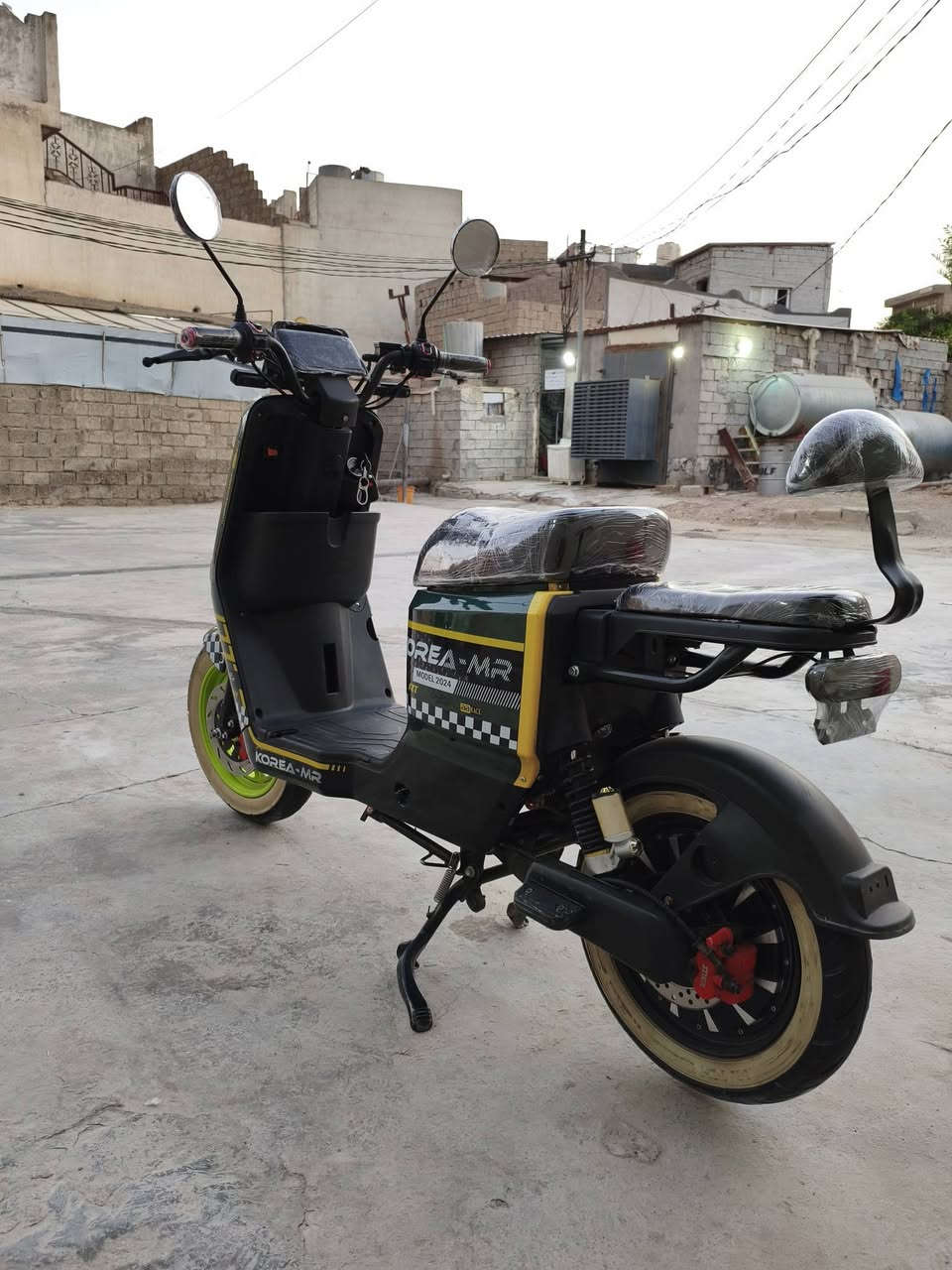 ماطور شحن 
R11  
5بطاريات كبير شرط 
اشاير لد 
لايتات لد 
نضام بارك 
نضام R
تايرات اثنين نضيف
سعر 500بي مجال 
عنوان ديالى جلولاء 
***********
