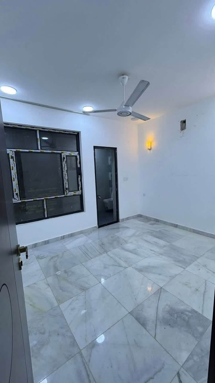 للايجار في السيدية بيت زيرو مودرن (مساحه 50m )
يحتوي على

ثلاث طوابق

وثلاث غرف نوم (سويتات) 

وصاله

ومطبخ

وخدمات صحيه 

السعر :800 الف 

موقع: السيديه - قرب شارع النخيل

للاستفسار***********

