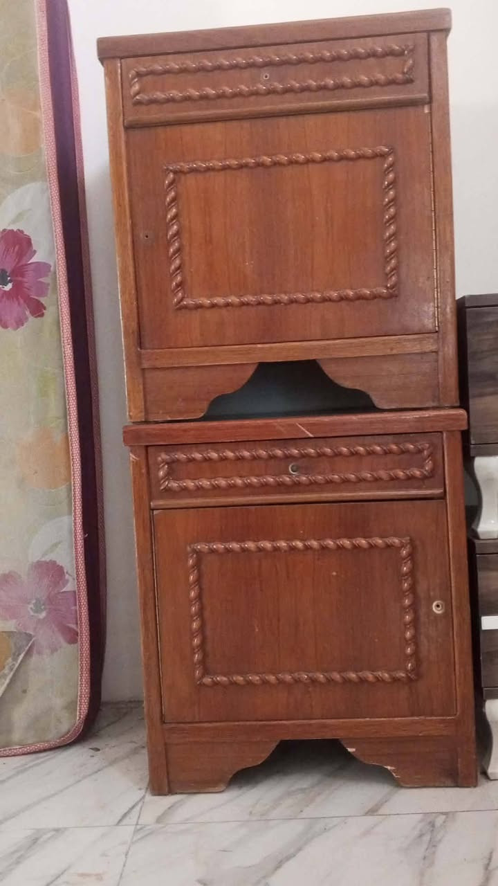 سلام عليكم غرفه صاج للبيع غرفه كلش نضيفه مكان بغداد شارع الجزيره سعر 650 وبيها مجال الاتصال ***********
