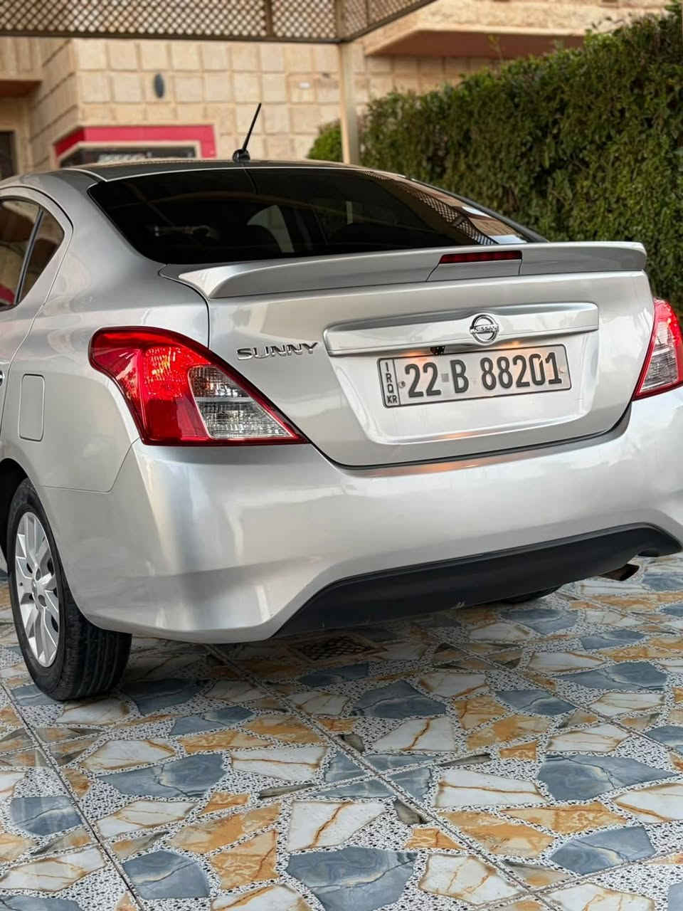 نيسان صني خليجي للبيع 

الموديل : 2023

المواصفات : اعلى فئة بالصني

عداد الكيلو متر : 105 الف كيلومتر

الصبغ : لايوجد صبغ

التعديل : فقط تعديل بارد في باب الراكب

السعر : 120 قابل للتفاوض

الملكية : السيارة رقم اربيل بأسمي وهزة وسنوية وبراد جديدات

رقم الهاتف : ***********
