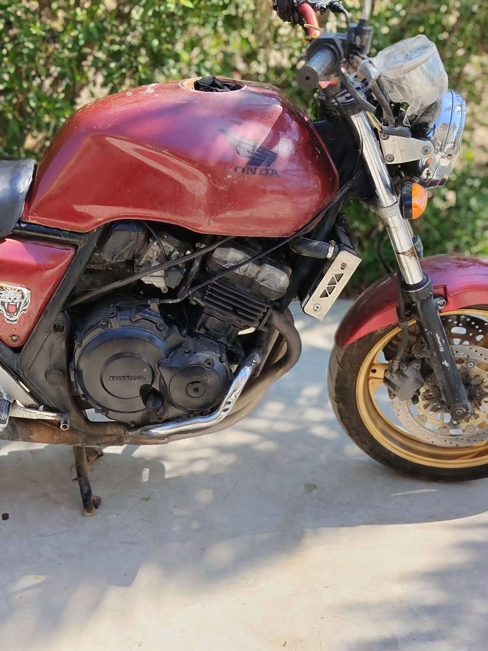 السلام عليكم سيبي للبيع اوراق بيها دراجه نكره سلف بكل وقت بيها نقوصات بسيطه السعر 850 وبيها مجال بسيط للشراي مكان بغداد الحسينيه 
***********
