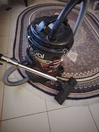 مكنسة كهربائية