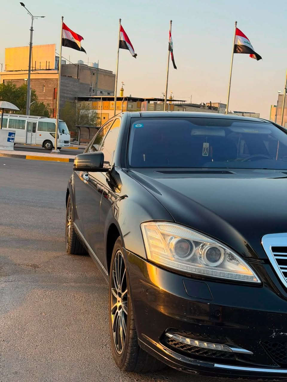 مارسدس وارد ياباني  s500 كلاس 2006 محدثه 2013  سياره جديده ماشيه 105 بريحة الشركه بيه 3 قطع صبغ ثنين بل يابان جاملق صفحة السايق وداير مال رقم الخلفي  وحده شبر بل عراق سياره فول مواصفات رقم بصره بسمي 

1-تحديد مسار 
2- مثبت سرعه 
3-تدفع وتبريد كشنات 4 
4-تحكم ستيرن 
5-بيبان + صندوك شفط 
6-لد داخلي 
7-بنراما 
8-بردات 5 
9-تبريد خلفي 
10- ويل اصلي 
11-لايت زنون
12- تحكم رياضي وسبورت وعادي 

بيه نواقص خفيفه كلش 
سياره جاهزه بسمي رقم بصره A 
ابيع بيه فايبره كير
للتواصل واتساب 

+964 771 119 5558
