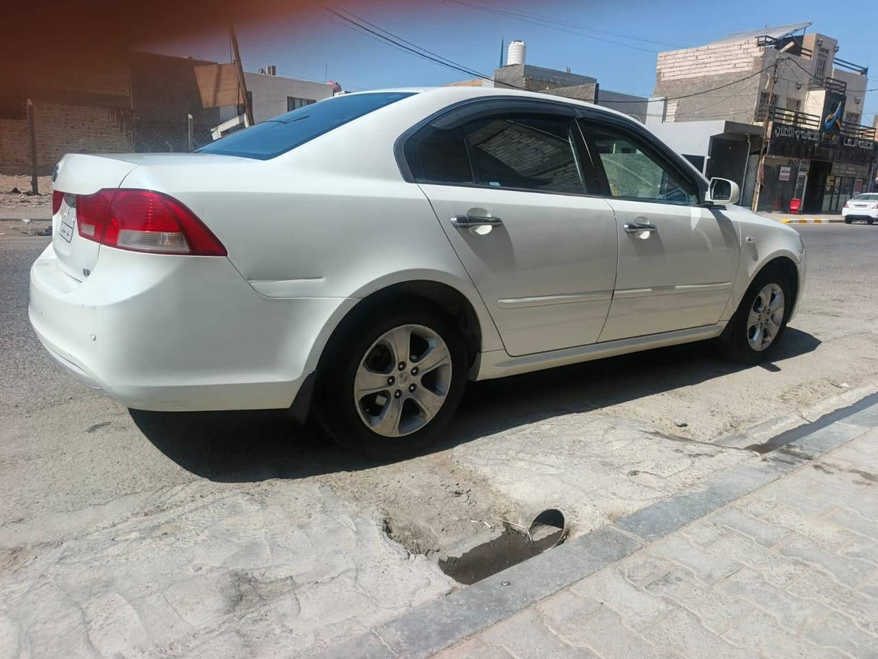تحيه طيبه
السلام عليكم كيا اوبتيما ٢٠١٠
كفاله عدا فقط باب الخلفي جهة العبري 
السعر ١١٥ وبيهه مجال 
حداديه مكينه تبريد كله جديد 
الاستفسار الاتصال ع رقم ***********
العنوان نجف الاشرف
