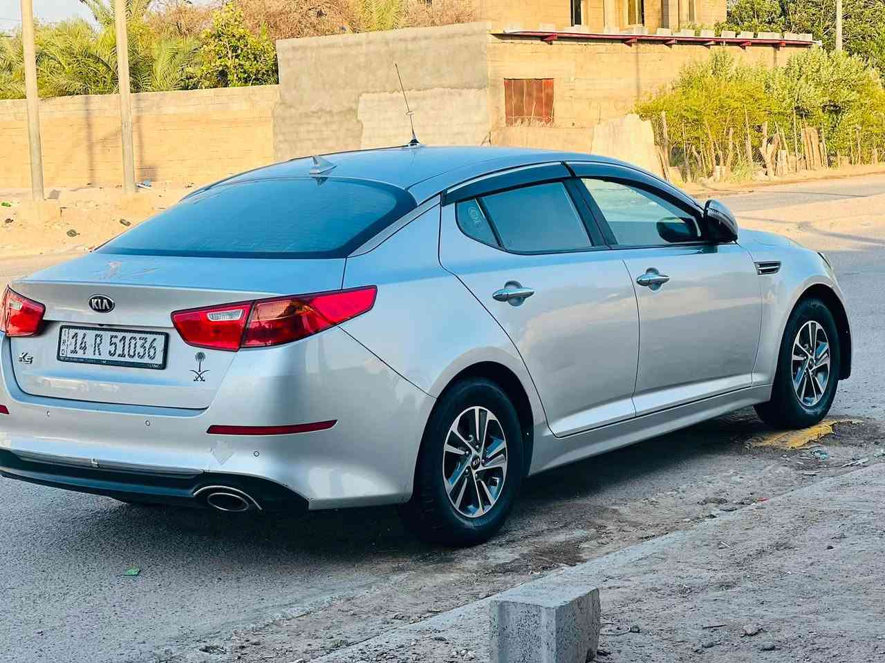 سلام عليكم لبيع k5 2014 وارد كوري رقم بصره محرك 2000 كير مكينه حداده تخم تاير منضومه تبريد جديده سياره جاهزه لأخير مكفول من ضربه وتبديل لكوري ما ينكفل من صبغ لسعر 105 مكاني بصره لاستفسار 
*********** البصرة, العراق
