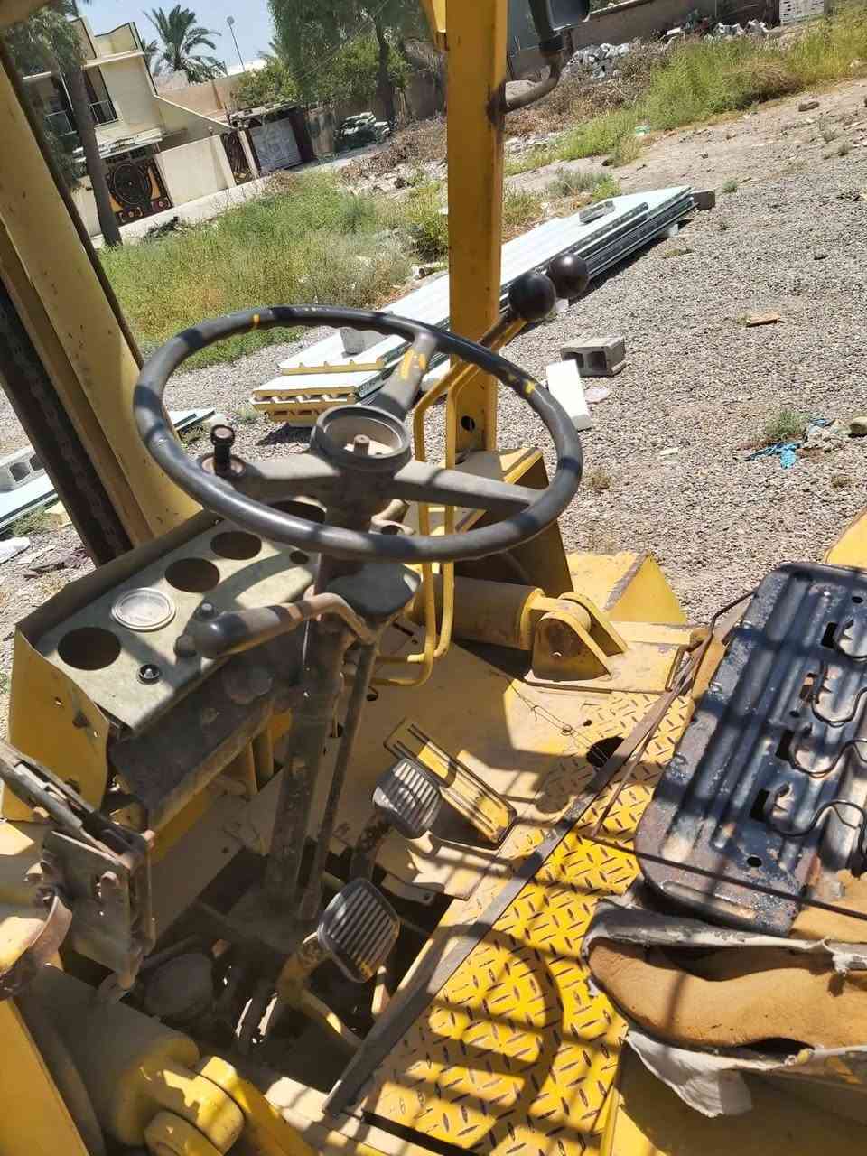 رافعة ميسيبوشي 5طن موديل 98 شغالة بيها بس نضوح بالجبنة مال الهيدروليك.. الرافعه حديدة بدون رقم.... السعر 35 وبيها مجال للاستفسار الاتصال ***********.. المكان ديالى بعقوبة
