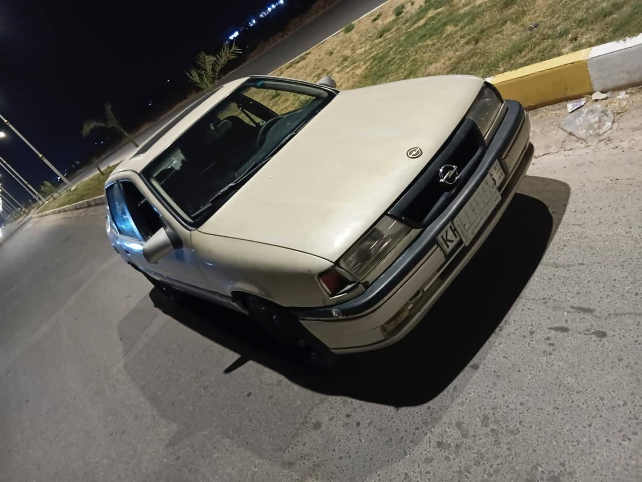 السلام عليكم للبيع اوبل فكتره رقم صلاح الدين محرك2000 شرط التحويل  رقم ***********
