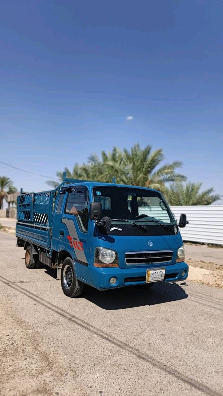 كيه بنكو ام عيون للبيع
موديل 2003 
سياره نضيفه ومرتبه ماناقصه 
كير محرك اكسل كفاله 
محرك 3000
تحويل مباشر 
مكانه رمادي 
لاستفسار عل رقم *********** وتساب
