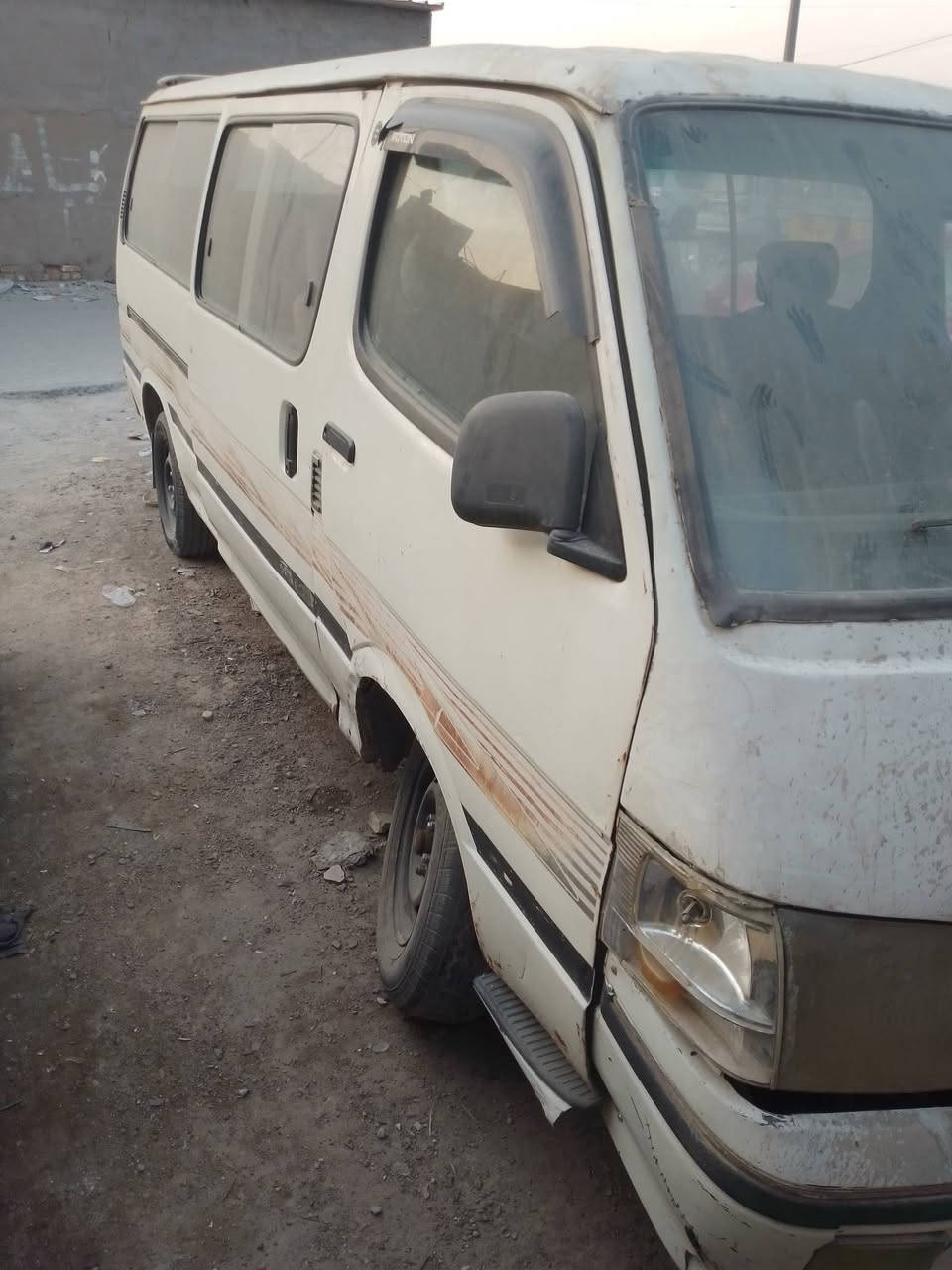 سلام عليكم سياره للبيع موديل سياره ٢٠٠٩سعرها ٢٠بدون راعي استفسار ع رقم ***********
