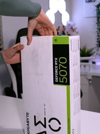 كرت شاشة • RTX 5070 • أبيض