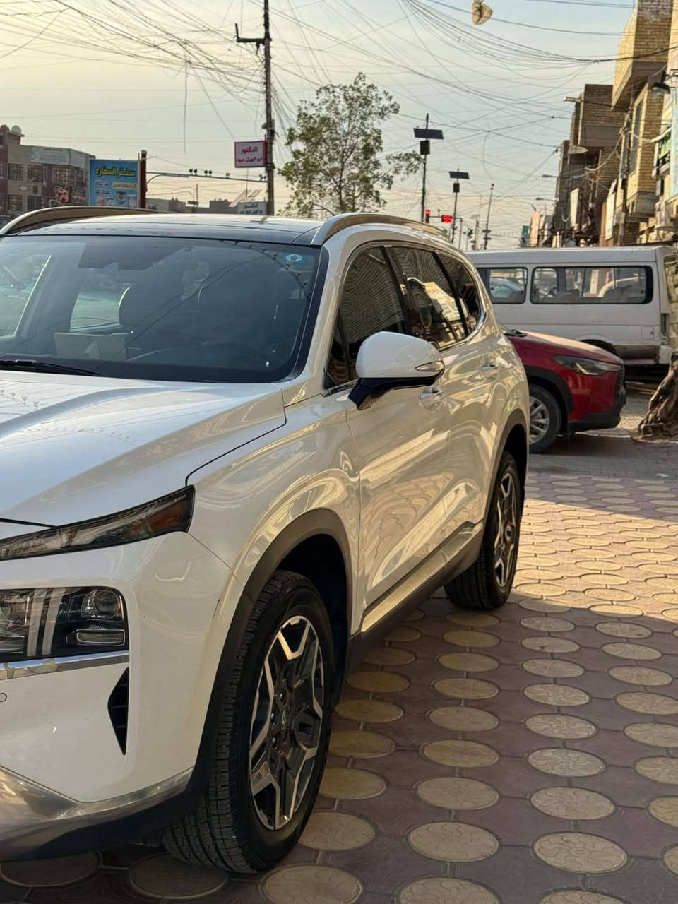 🚘 سنتافي 2023 Limited — فول مواصفات

🇺🇸 وارد أمريكي | 🇮🇶 مرقمة بغداد
🔑 تتقدم وترجع بالبصمة
🌄 بانوراما
📡 رادارات
📷 كامرة 360°
🎥 داش كام
💺 كشنات جلد أمامية وخلفية — تدفئة وتبريد
🖤 داخلية أسود
👥 5 راكب
🔥 فول مواصفات للأخير

⚙️ المحرك: 4 سلندر 2500 تيربو
📍 الممشى: 46,000 كم — تقريباً 28,600 ميل

🛠️ الحادث: جانبي خلفي

- الجاملغ الأيمن الخلفي مصلح
- الباب الخلفي مبدل أصلي
- الدعامية الخلفية نفسها، ما متضررة ومرجعة بدون أي خلل
- مكفولة لغد وشواصي على وضع الشركة

📸 صور الحادث موجودة خاص.

💰 السعر: 220 ورقة

📞 ***********
للتواصل ولكل التفاصيل: خاص أو اتصال.
