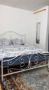 للبيع جرباية+دوشك طبي سفنج اربع طبقات وبالداخل سبرنك.  جديدة استعمال ش...