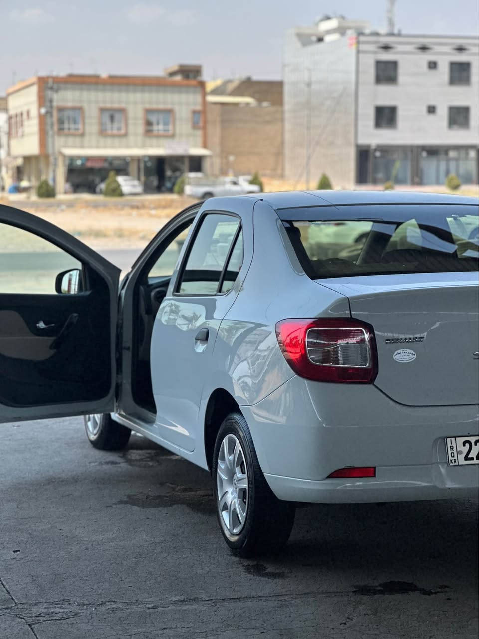رینۆ سومبول مۆدیل ٢٠١٧
گیر مەکینە بەشەرت کارەبای بەشەرت 
سبوخ نیە ٢ تەعدیلی گچکەی هەیە 
رەقەم و سەنەوی نوییە 
*********** Singapore

