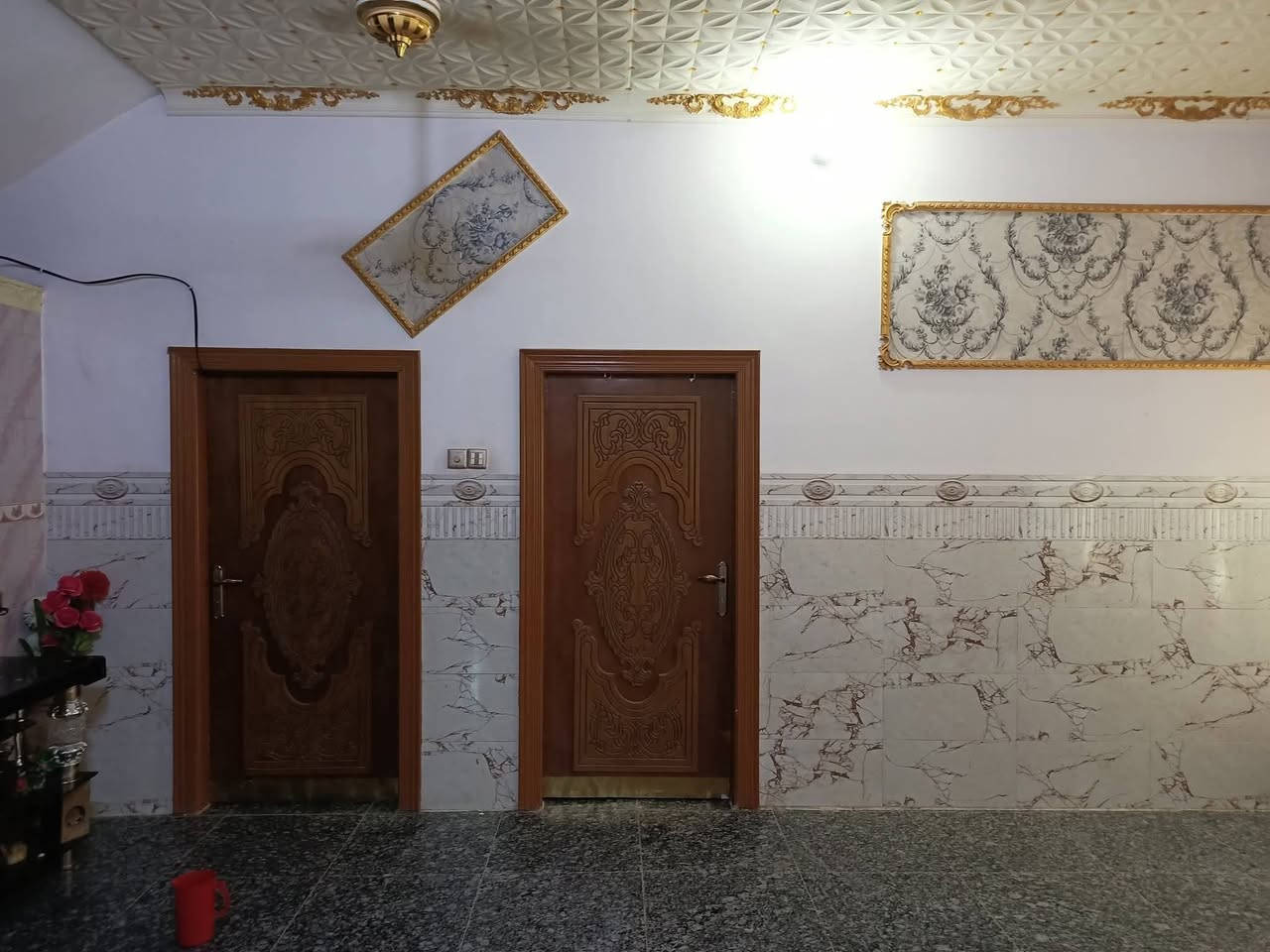 يتوفر بيت للبيع في حي المعلمين يم ملعب علي ناصر مكانه مميز  200 متر لبقيه التفاصيل الاتصال علئ الرقم *********** او خاص
