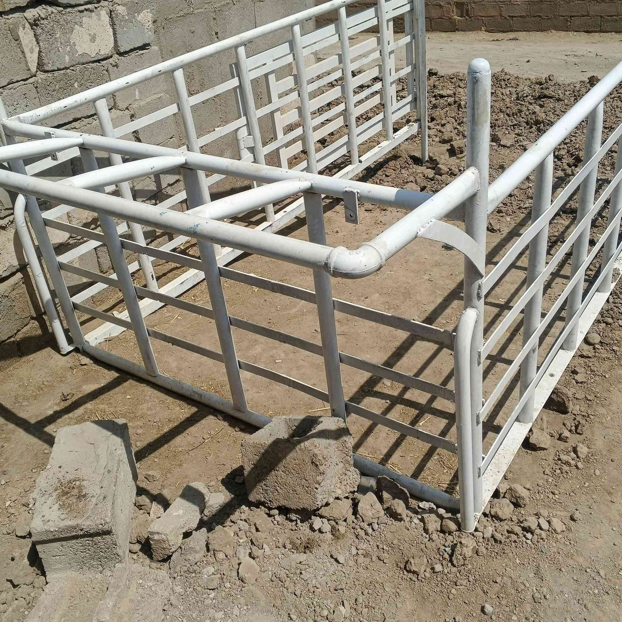 سلام عليكم محجرات للبيع جديدات مكاني واسط الصويره الاتصال ***********
